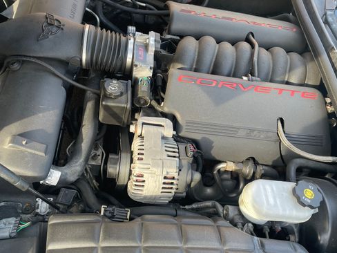 Used 2004 Chevrolet Corvette Coupe w/ Preferred Equipment Group image 11