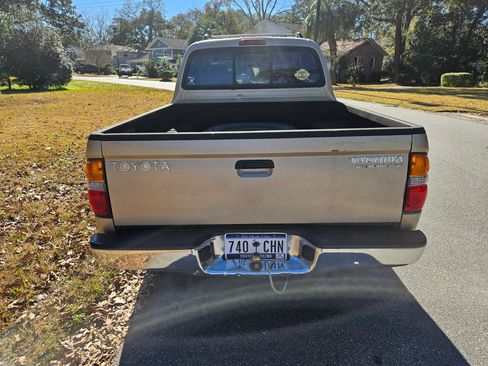 Used 2004 Toyota Tacoma PreRunner image 5