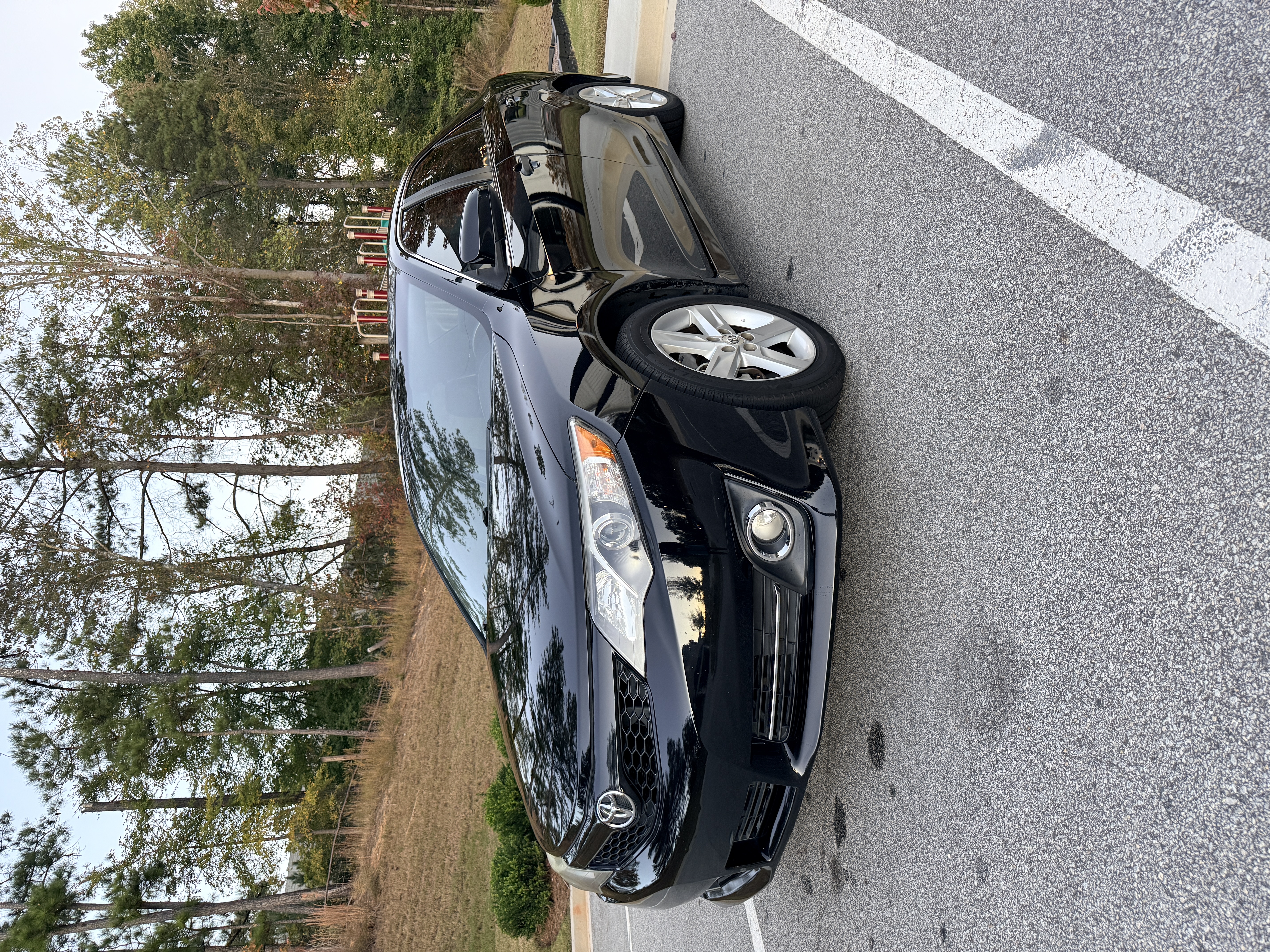 Used 2012 Toyota Camry SE FWD image 2