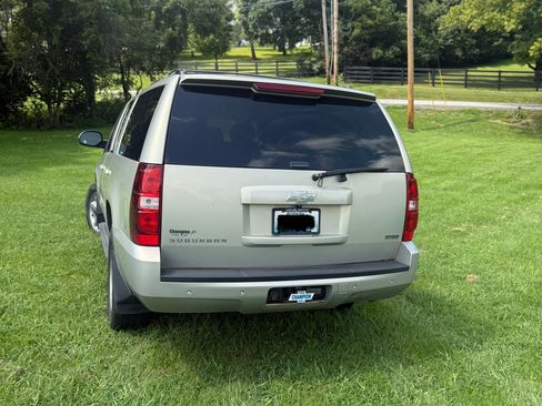 Used 2011 Chevrolet Suburban LT w/ Luxury Package AWD/4WD image 6
