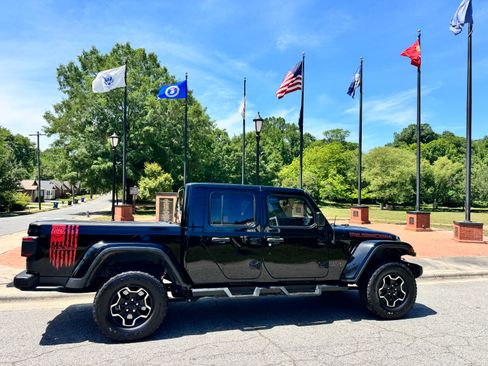 Used 2021 Jeep Gladiator Rubicon AWD/4WD image 6
