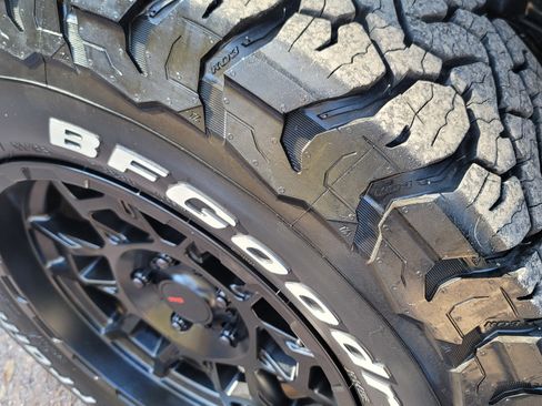 Used 2020 Jeep Wrangler Sport image 14