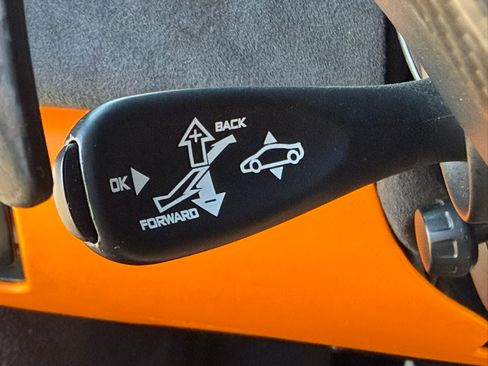 Used 2018 McLaren 570S Spider RWD image 29