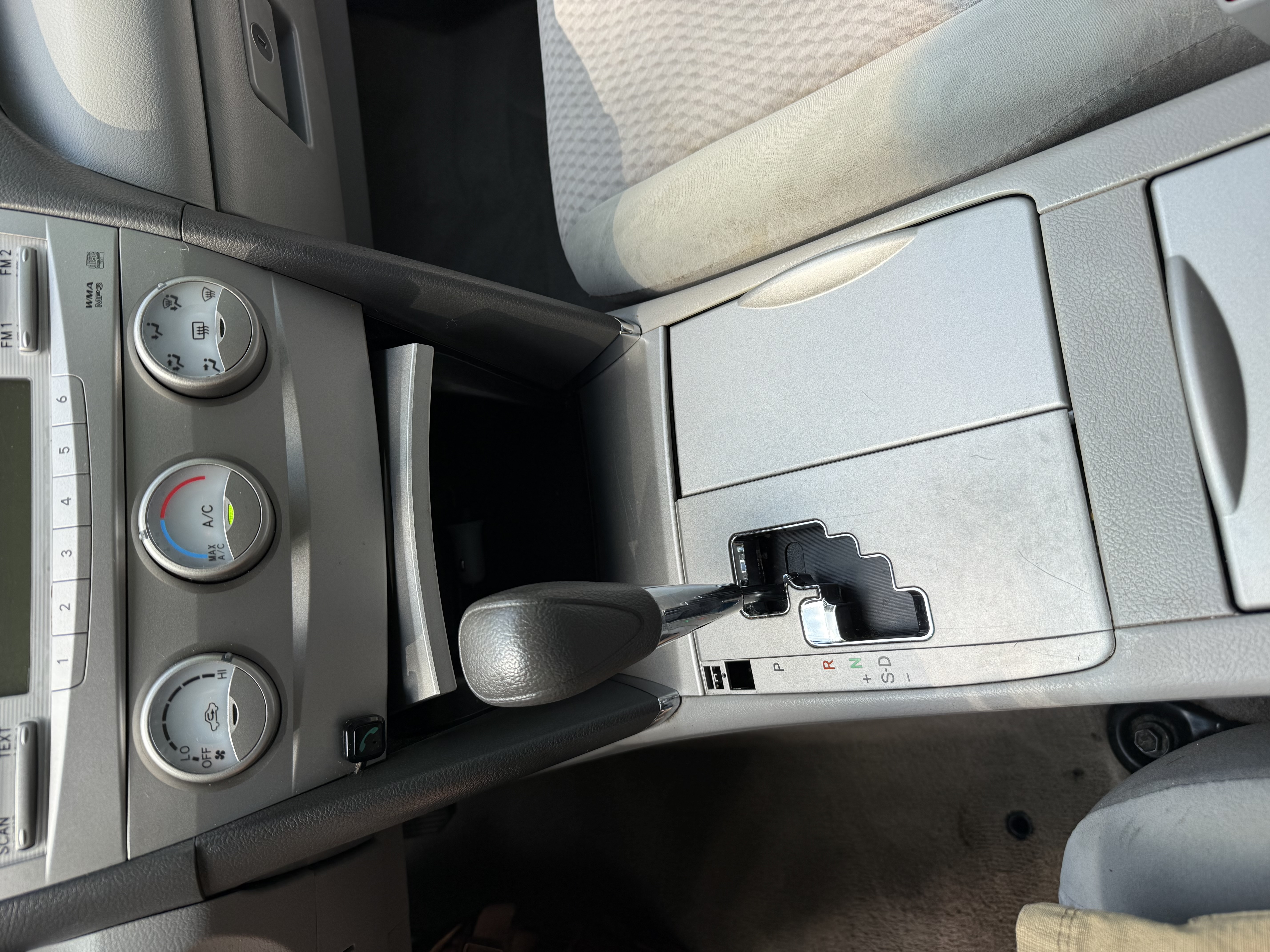 Used 2010 Toyota Camry FWD image 6