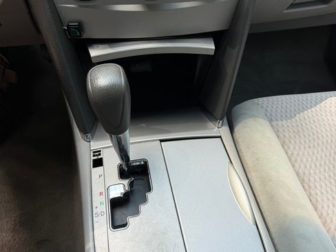 Used 2010 Toyota Camry FWD image 6