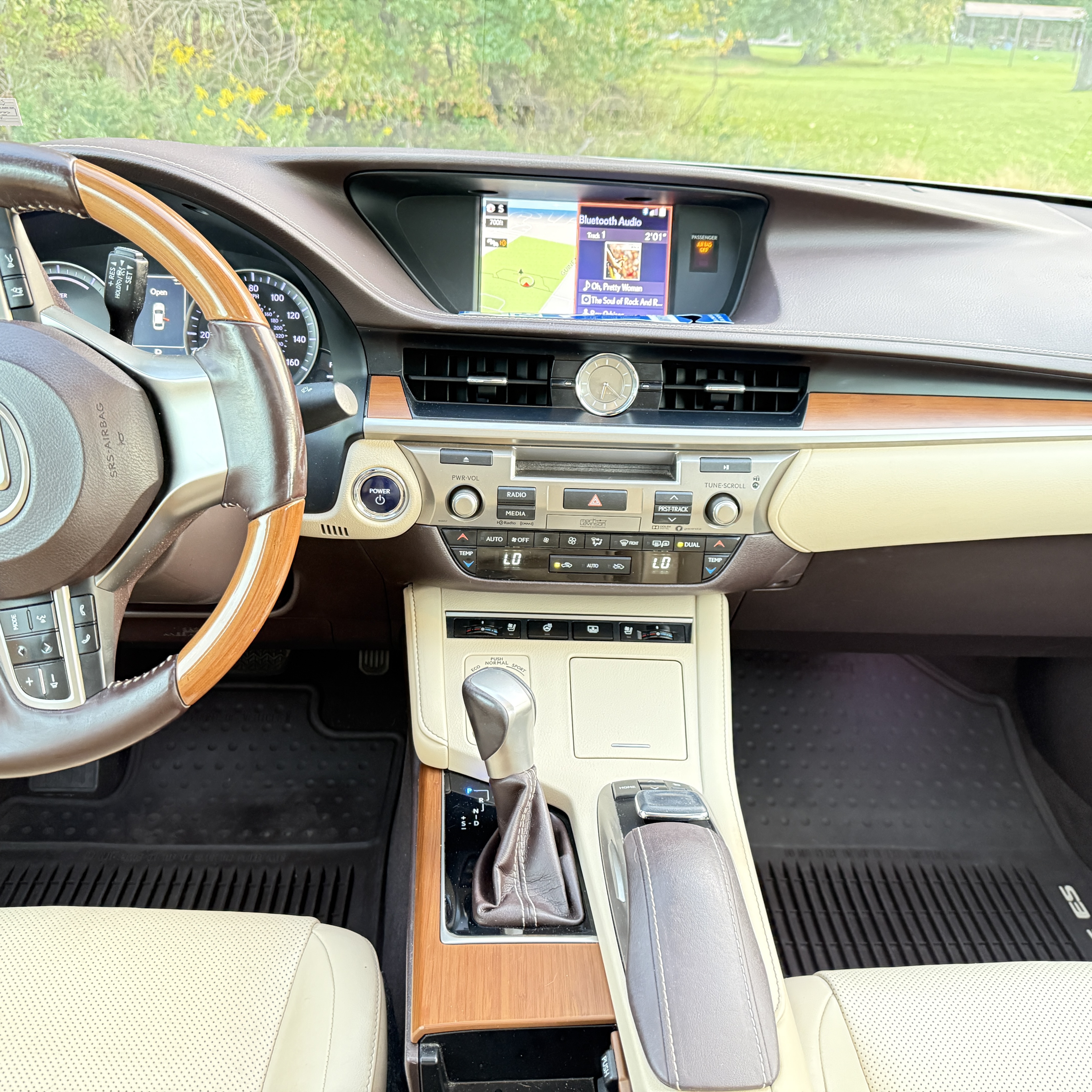 Used 2017 Lexus ES 300h FWD image 15