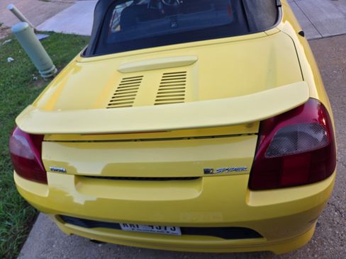 Used 2000 Toyota MR2 RWD image 9