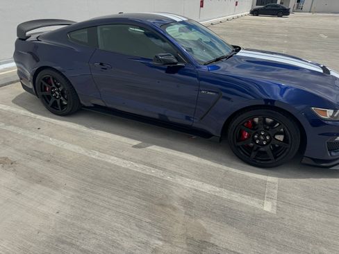 Used 2018 Ford Mustang Shelby GT350R w/ GT350R Equipment Group 920A image 6