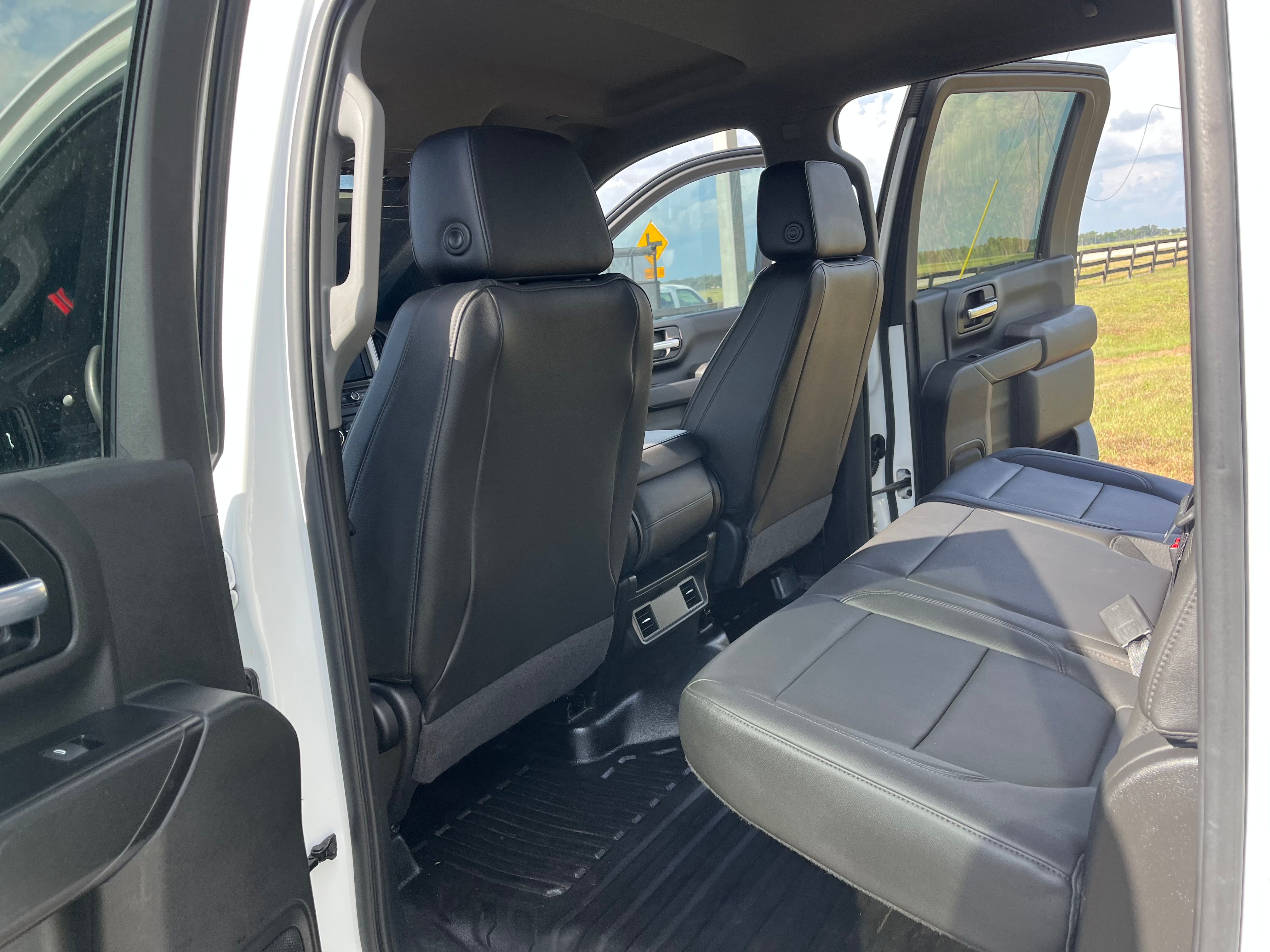 Used 2020 GMC Sierra 3500 2WD Crew Cab w/ Convenience Package image 4