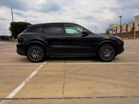 Used 2019 Porsche Cayenne AWD/4WD image 4