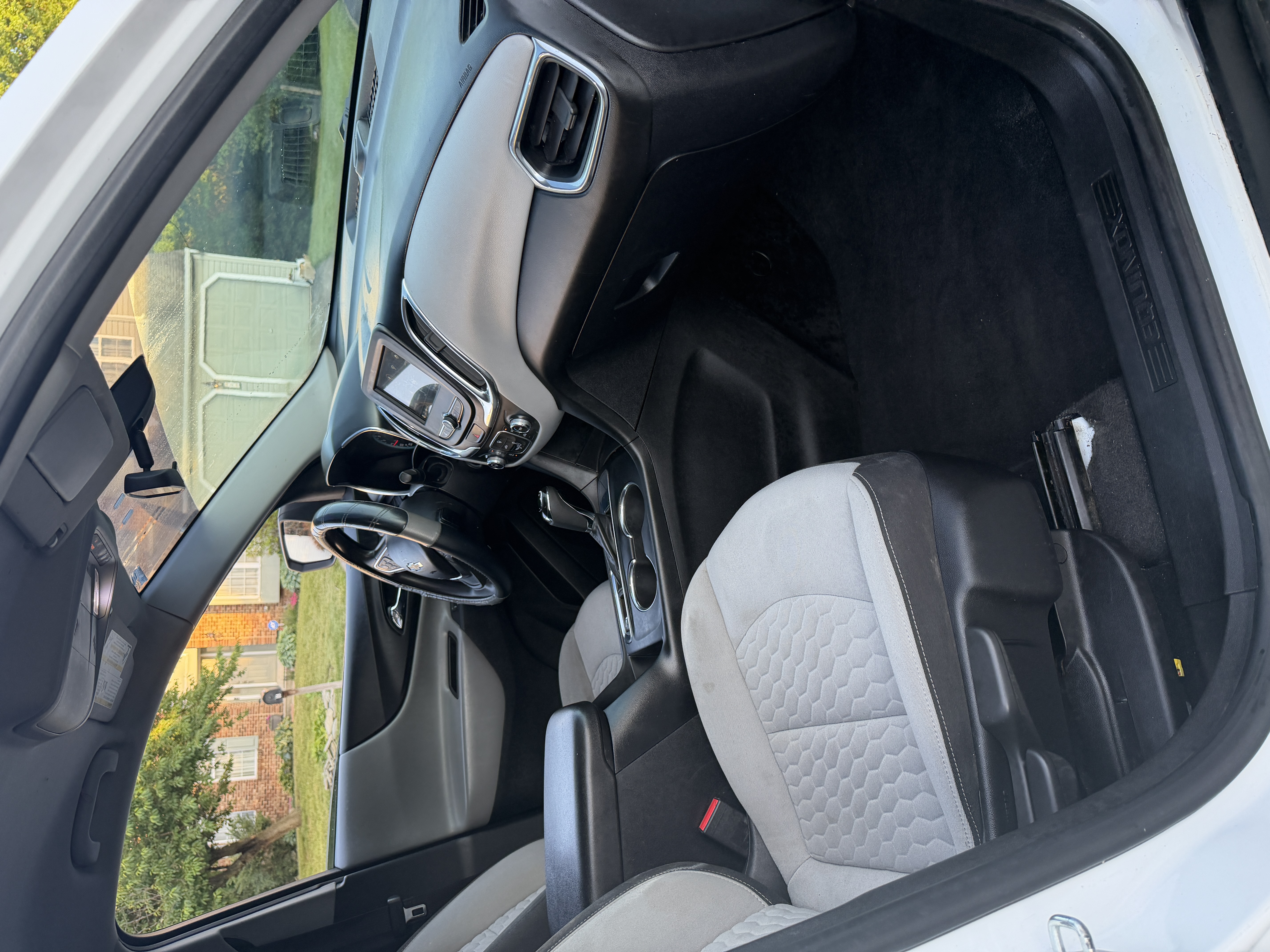 Used 2019 Chevrolet Equinox LS w/ LS Convenience Package FWD image 11