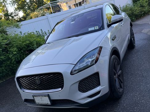 Used 2018 Jaguar E-PACE SE AWD/4WD image 2