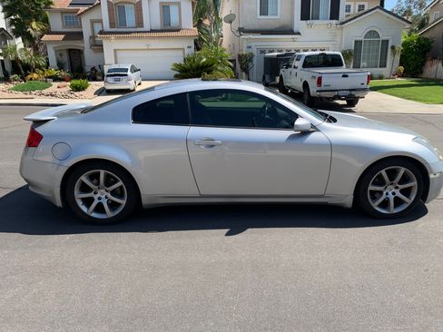 Used 2004 INFINITI G35 Coupe w/ Premium Pkg image 4