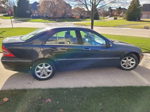 Used 2004 Mercedes-Benz C 240 4MATIC Sedan image 9