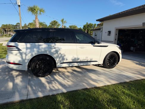 Used 2024 Lincoln Aviator Black Label AWD/4WD image 8