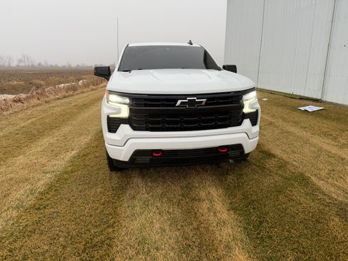 Used 2023 Chevrolet Silverado 1500 RST w/ Redline Edition image 2