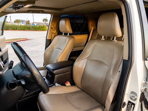 Used 2011 Toyota 4Runner Limited image 13