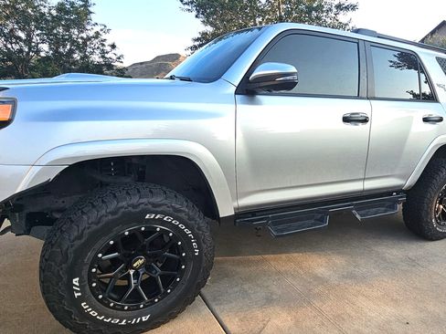 Used 2022 Toyota 4Runner TRD Off-Road Premium image 2