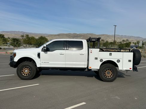 Used 2018 Ford F250 Lariat w/ Lariat Value Package image 1
