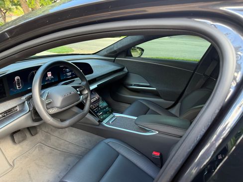 Used 2023 Lucid Air Pure image 9