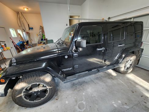 Used 2012 Jeep Wrangler Unlimited Sahara image 1