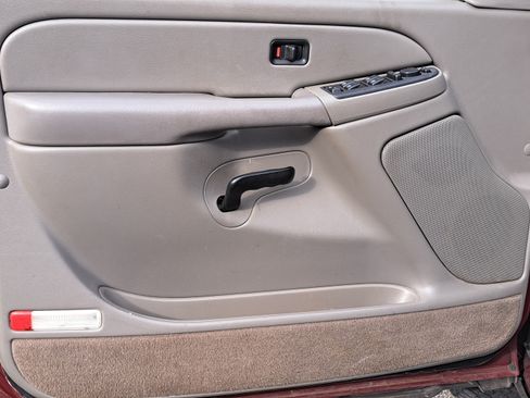 Used 2005 Chevrolet Avalanche Z71 w/ Preferred Equipment Group image 24