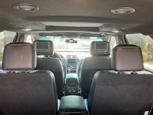 Used 2016 Ford Explorer Platinum image 9