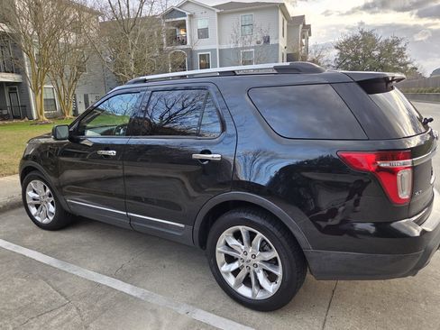 Used 2014 Ford Explorer XLT w/ Equipment Group 202A image 11