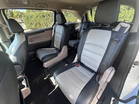 Used 2019 Honda Odyssey LX image 8