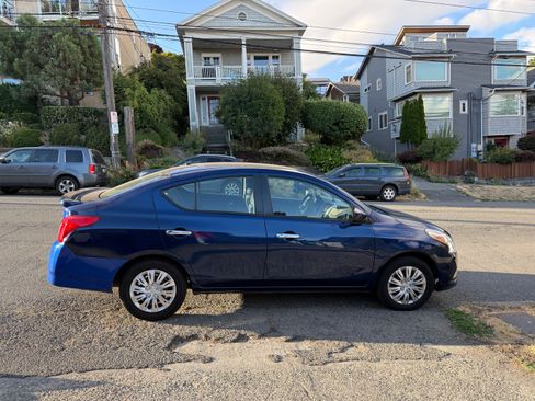 Used 2018 Nissan Versa SV FWD image 6