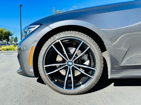 Used 2020 BMW 330i Sedan w/ M Sport Package image 9