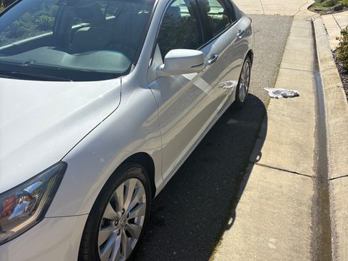 Used 2014 Honda Accord Touring image 1