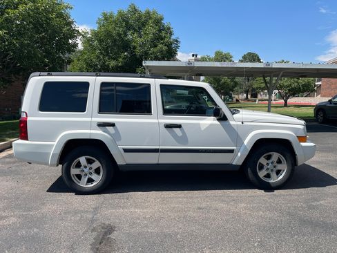Used 2006 Jeep Commander 4WD image 5