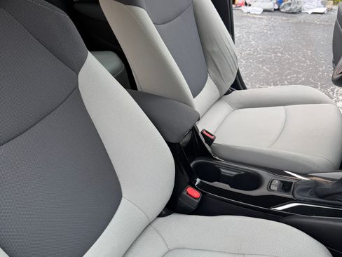 Used 2021 Toyota Corolla L FWD image 11