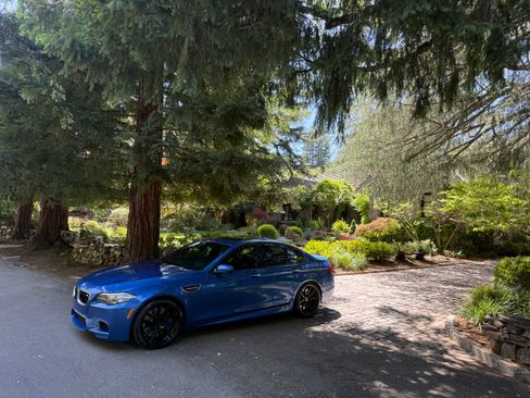 Used 2014 BMW M5 RWD image 32