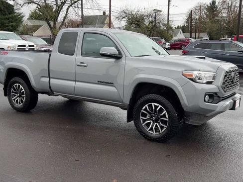 Used 2021 Toyota Tacoma TRD Sport w/ TRD Premium Sport Package image 5