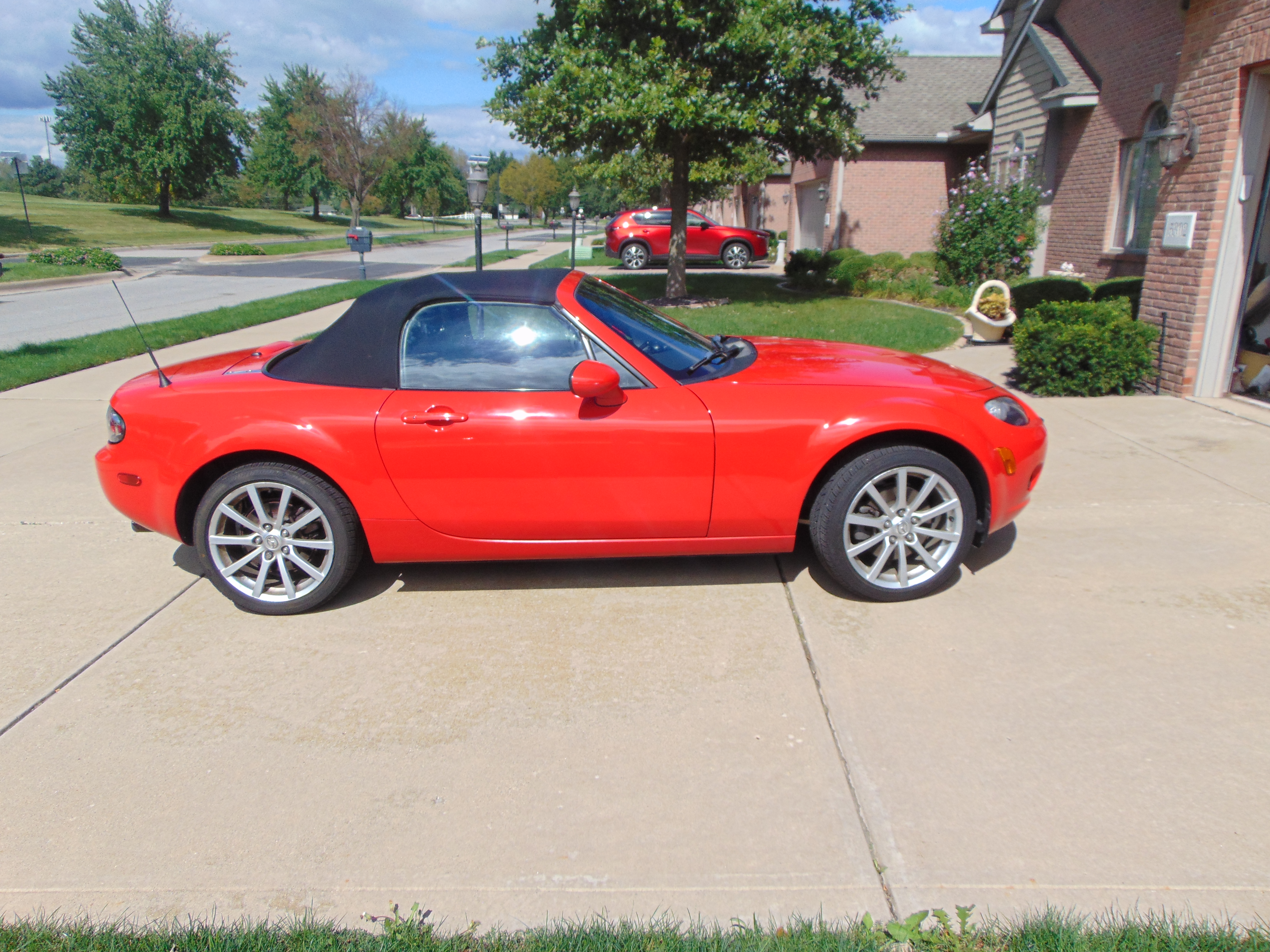 Used 2007 MAZDA MX-5 Miata Grand Touring RWD image 11
