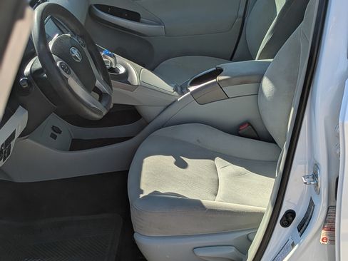 Used 2015 Toyota Prius Two image 11