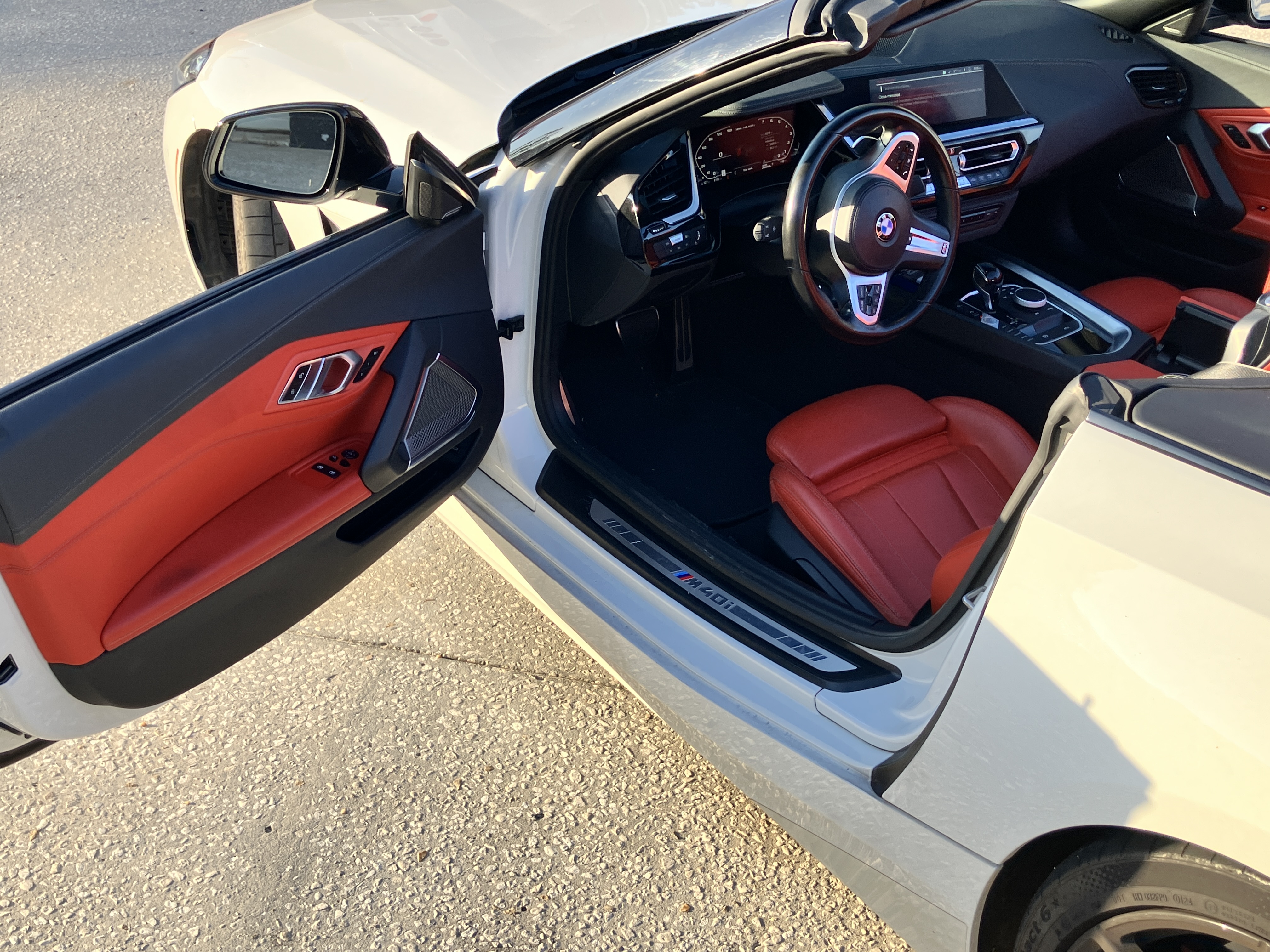 Used 2022 BMW Z4 M40i w/ Premium Package RWD image 2