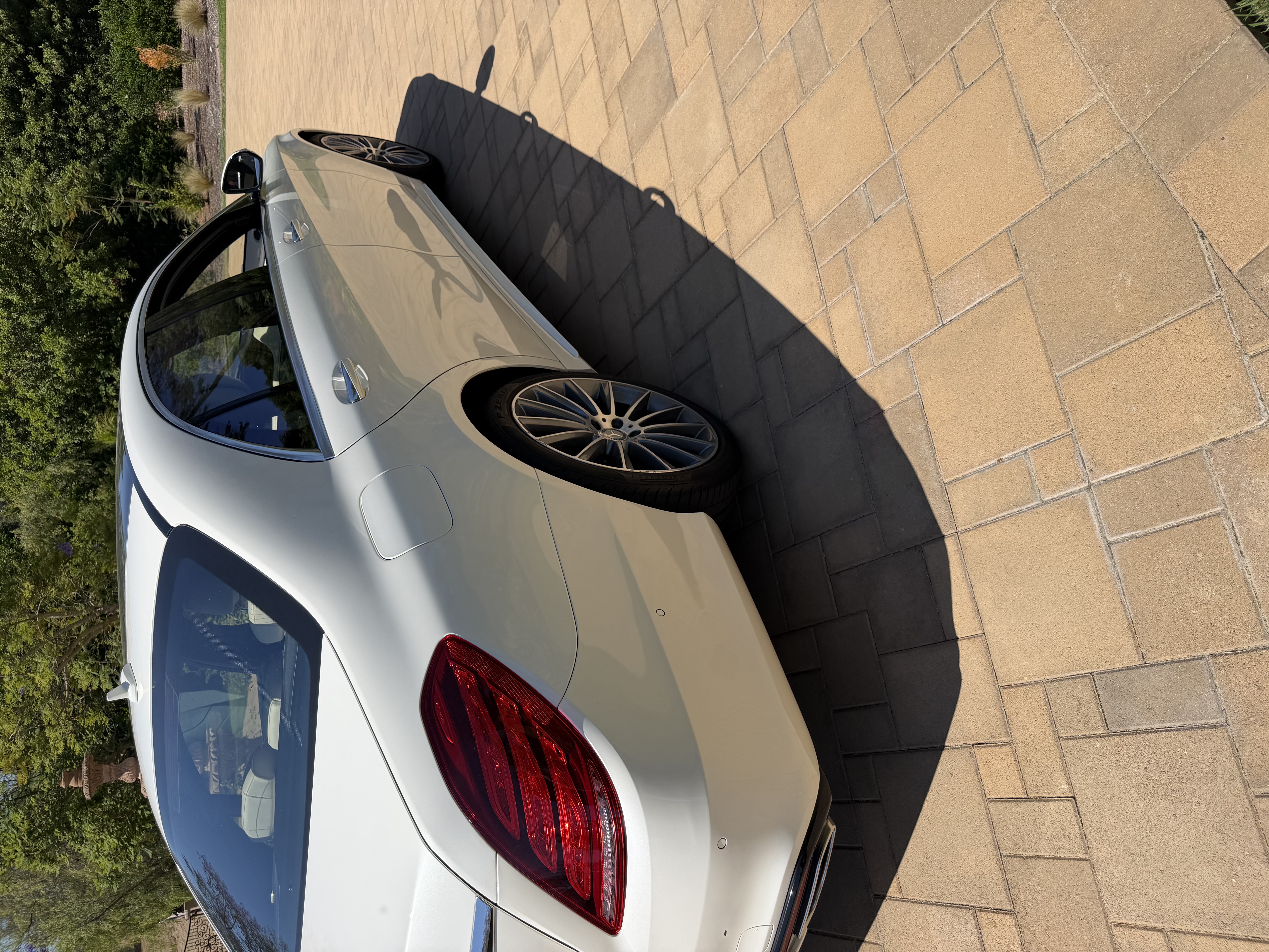 Used 2015 Mercedes-Benz S 550 Sedan image 2