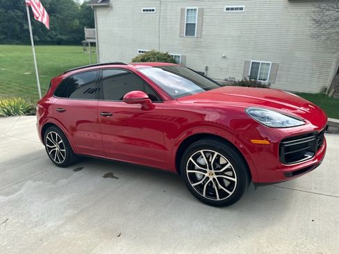 Used 2021 Porsche Cayenne Turbo AWD/4WD image 1