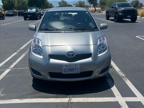 Used 2009 Toyota Yaris S FWD image 4