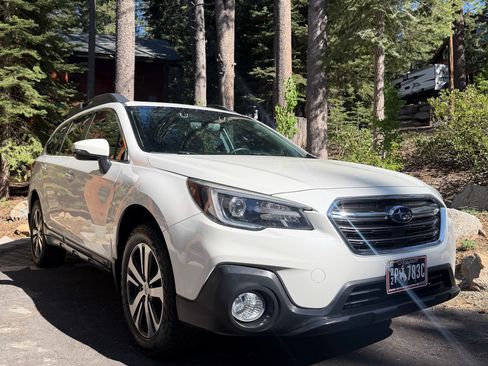 Used 2019 Subaru Outback 2.5i Limited w/ Popular Package #2 AWD/4WD image 2