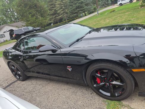 Used 2015 Chevrolet Camaro SS w/ Commemorative Special Edition RWD image 1