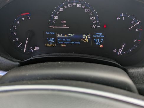 Used 2013 Cadillac XTS Luxury image 18