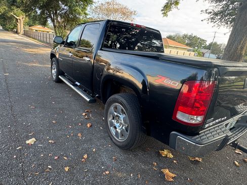 Used 2011 GMC Sierra 1500 SLE w/ Regional Value Package image 10