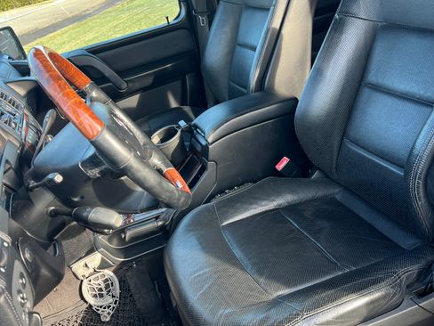 Used 2010 Mercedes-Benz G 550 image 18