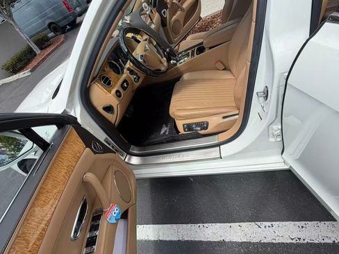 Used 2018 Bentley Flying Spur V8 AWD/4WD image 19