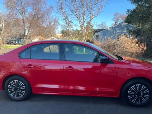 Used 2014 Volkswagen Jetta S FWD image 2