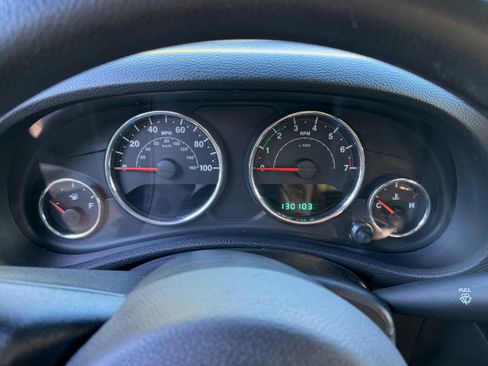 Used 2013 Jeep Wrangler Sport AWD/4WD image 12